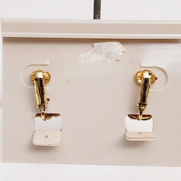 Vintage Raymond Russell Gold and Pearl Clip Earrings - Picture 3 of 5